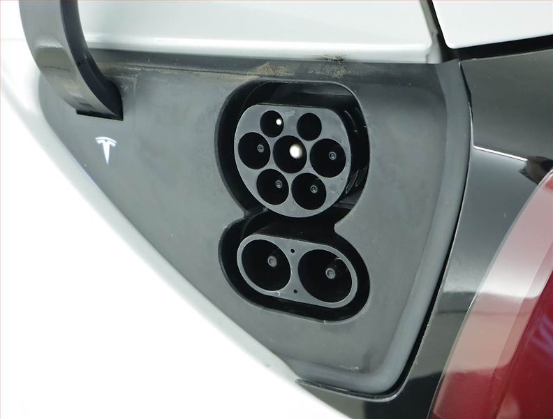 Tesla Model 3 (2021) Long Range 4WD 79kWh, SoH 85% - fotka 22 z 23