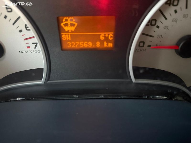 Ford Explorer (2006) 4.0 V6i+LPG, 152kw 4x4 7míst - fotka 20 z 23