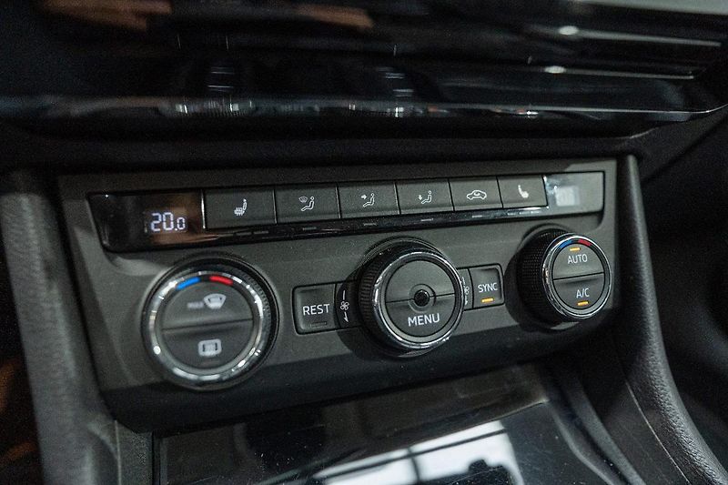 Škoda Superb 1.6 TDI 88 kW - fotka 13 z 25