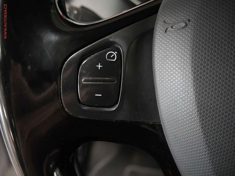 Renault Captur (2015) 1.2 TCe, AT, navi - fotka 12 z 20