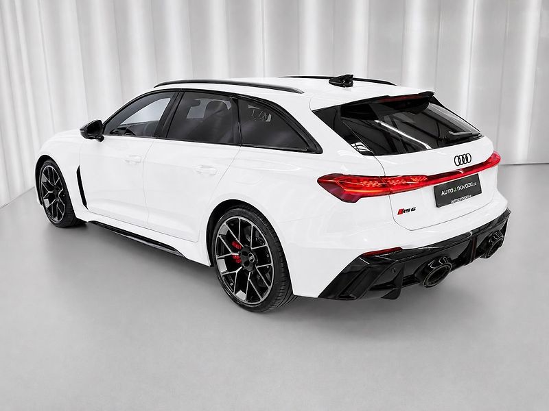 Audi RS 5 AVANT 470KW QUATTRO, 285 KM/H, - fotka 4 z 36