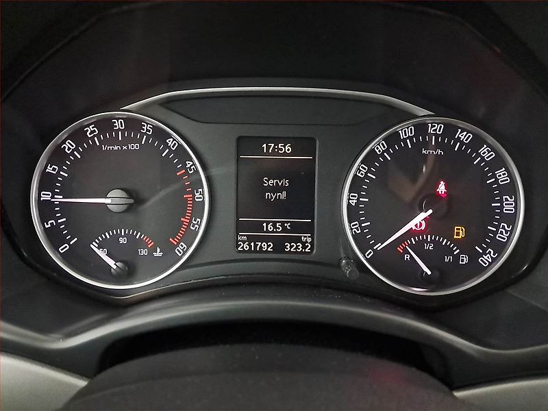 Škoda Octavia (2009) Elegance 1.9 TDI, po STK - fotka 11 z 16