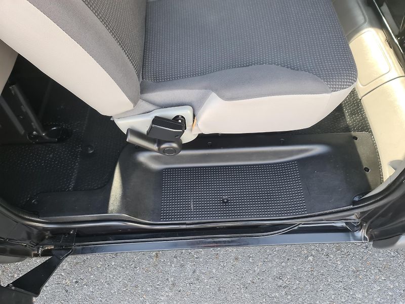 Opel Vivaro (2012) LONG 2.0 CDTi HRADEC KRÁLOVÉ - fotka 23 z 89