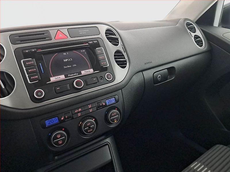 Volkswagen Tiguan (2009) 2.0 TDI, 4X4, Navi, Xenony - fotka 12 z 20