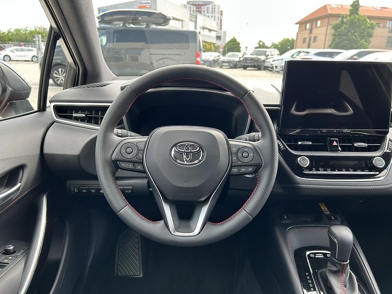 Toyota Corolla (2026) TS 1.8 HEV GR SPORT  - fotka 5 z 14