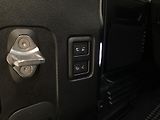 Land Rover Defender 110 D300 X-DYNAMIC HSE AWD AUT - náhled 29
