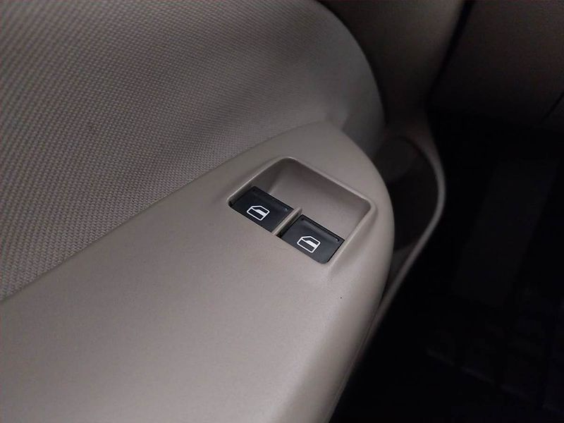 Škoda Octavia (2008) Ambiente 1.9 TDI, Serv.kniha - fotka 16 z 18
