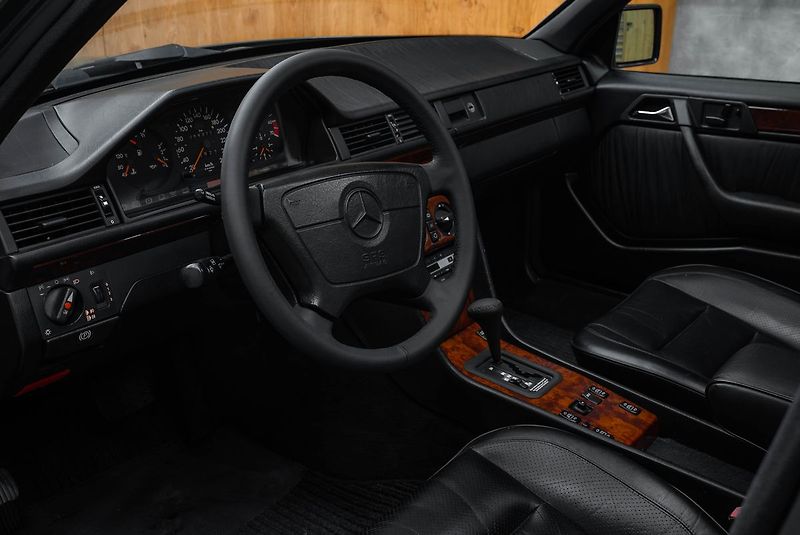 Mercedes-Benz Třídy E - fotka 8 z 20