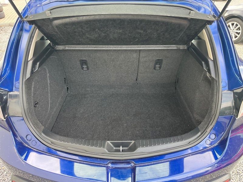 Mazda 3 (2011) 1.6 i Velmi pěkná - fotka 14 z 20