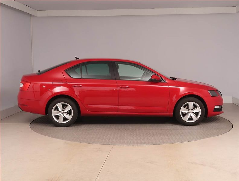 Škoda Octavia (2019) Ambition Plus 1.6 TDI - fotka 6 z 15