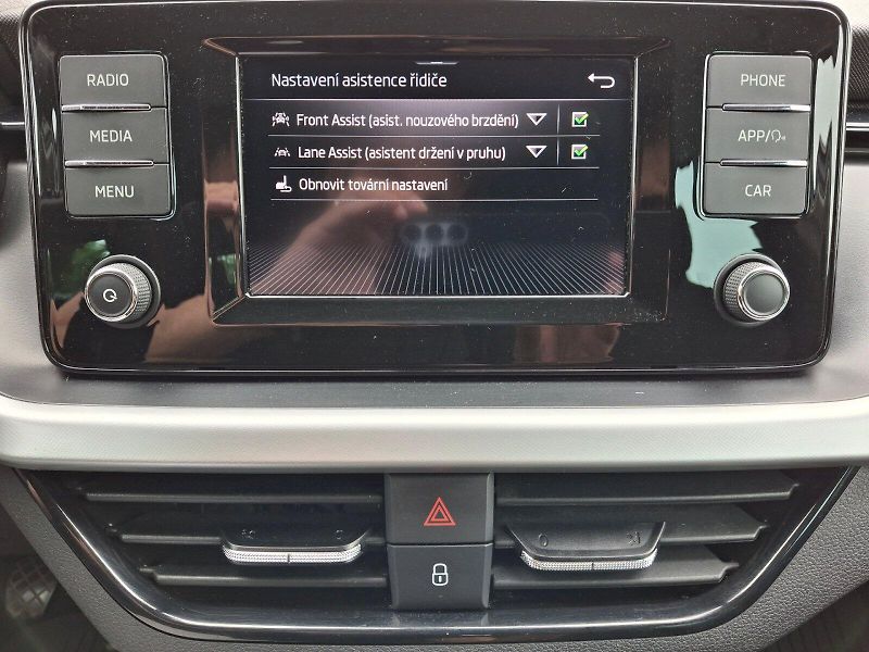 Škoda Scala (2023) Ambition 1,0TSi 81kW - fotka 22 z 33
