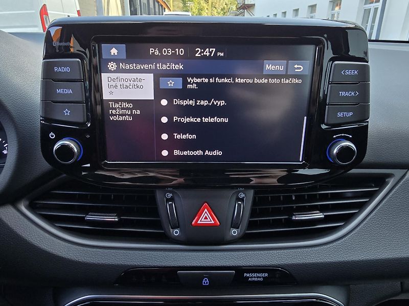 Hyundai i30 88kW COMFORT / LED KAMERA NAVI - fotka 29 z 37