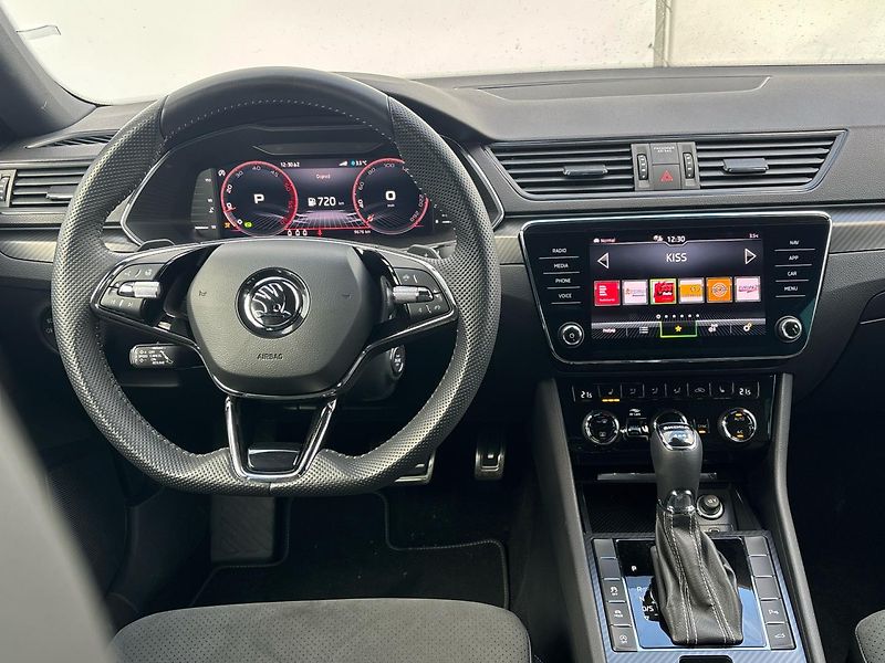 Škoda Superb Sportline 4x4 DSG - fotka 18 z 29