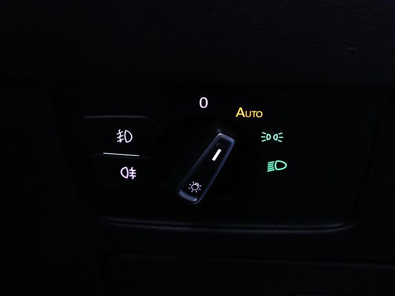 Volkswagen Passat 1,6 TDI Comfortline LED - fotka 15 z 32