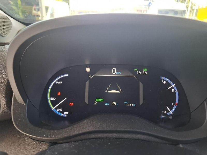 Toyota Yaris Cross 1.5HEV 68kW 2023 - fotka 11 z 11