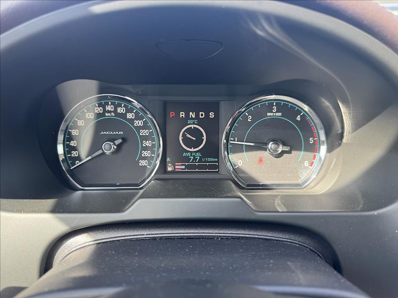 Jaguar XF 3,0 D V6 Sportbrake 202kw - fotka 14 z 21