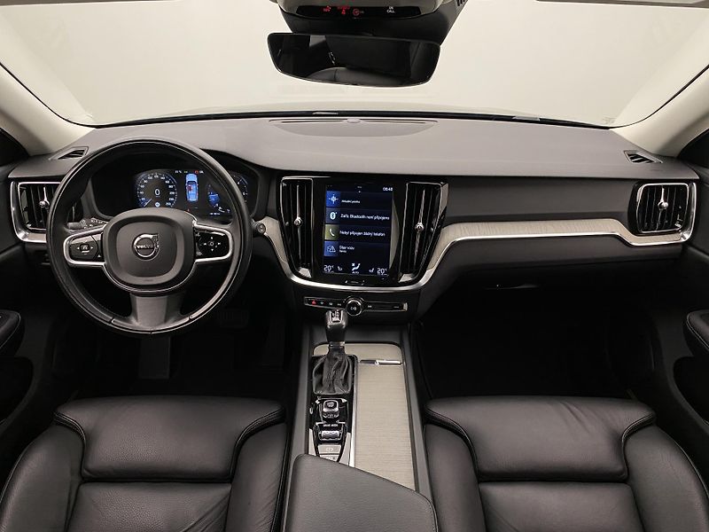 Volvo V60 D3 AWD INSCRIPTION REZERVACE - fotka 2 z 42