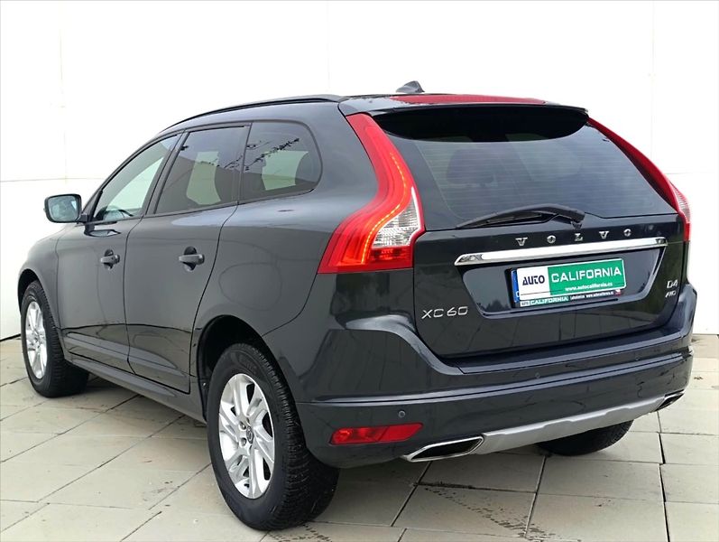 Volvo XC60 2,4 D4 Automat.4x4,Navi,Kůže, - fotka 10 z 32