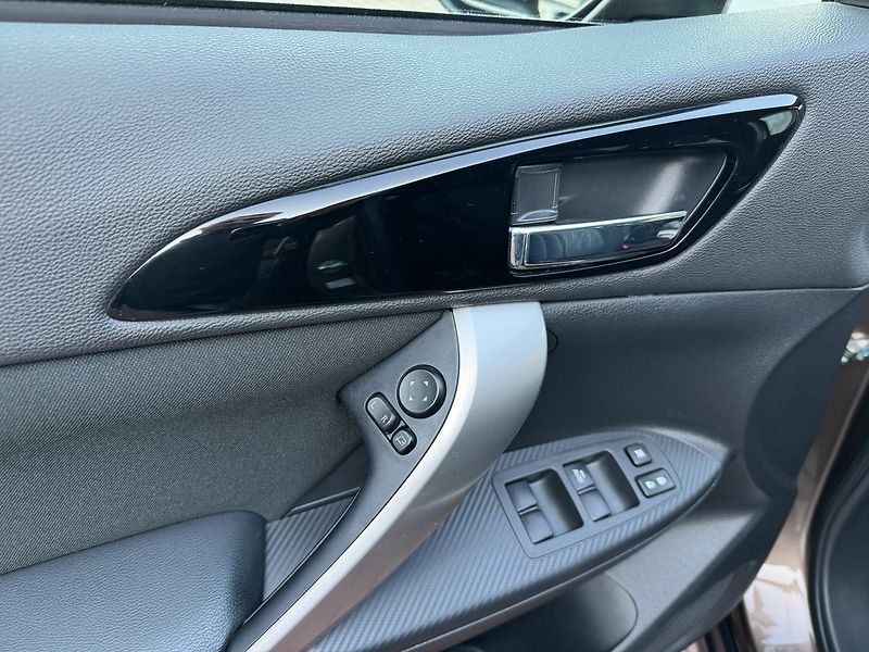 Mitsubishi Eclipse Cross (2019) 1.5 T-Mivec LED Blis Kamera - fotka 29 z 50
