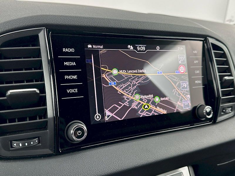 Škoda Karoq (2025) DSG 2.0TDI 110kW SportLine - fotka 11 z 34