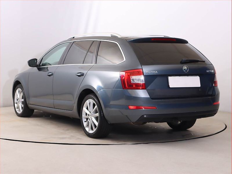Škoda Octavia (2015) 2.0 TDI, Tempomat - fotka 4 z 18