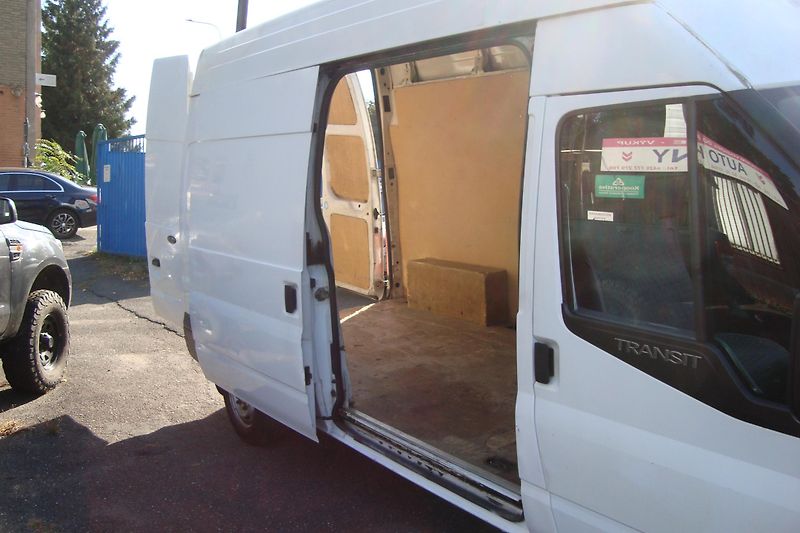 Ford Transit (2010) 300L, 2.2 TDCi - fotka 13 z 51