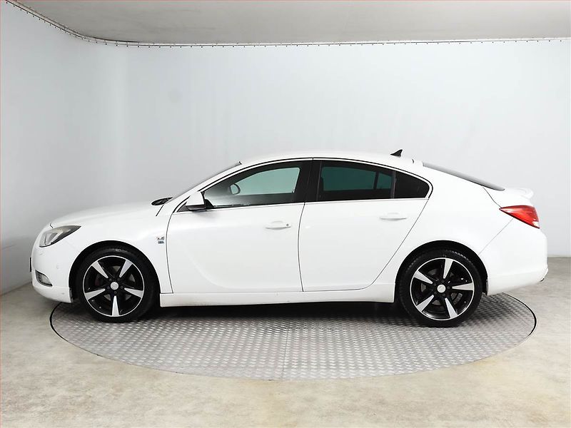 Opel Insignia (2011) OPC Line 2.0 Turbo, 4X4 - fotka 3 z 16