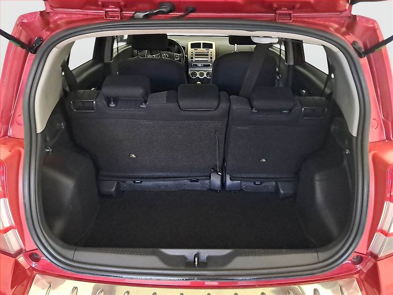 Toyota Urban Cruiser (2009) 1.33 Dual VVT-i, Vyhř. sedaček - fotka 13 z 18