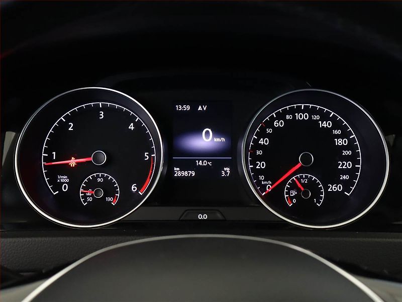Volkswagen Golf (2018) Highline 2.0 TDI, Navi - fotka 9 z 15