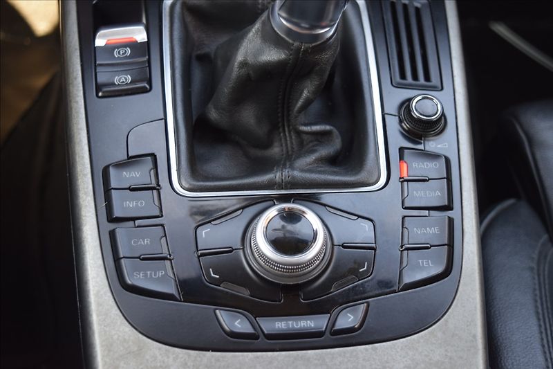 Audi A5 3,0 TDI 176KW S-LINE ALU SERVI - fotka 36 z 48