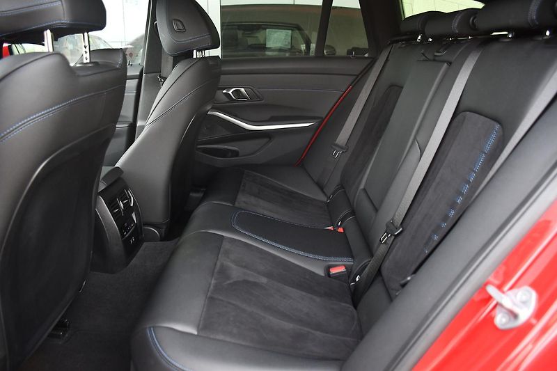 BMW Řada 3 320d xDrive MSPORT ČR 3LZÁRUKA - fotka 19 z 46