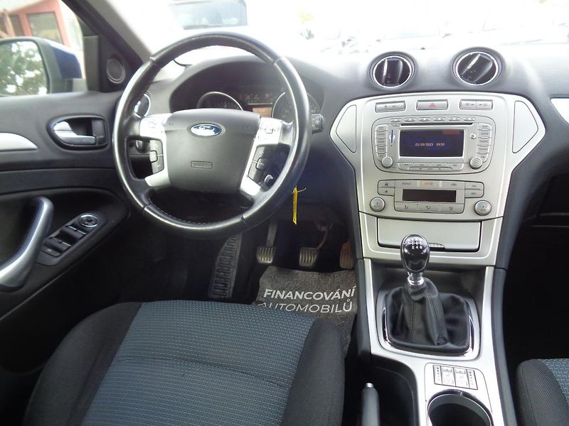 Ford Mondeo 2,0 - fotka 6 z 12