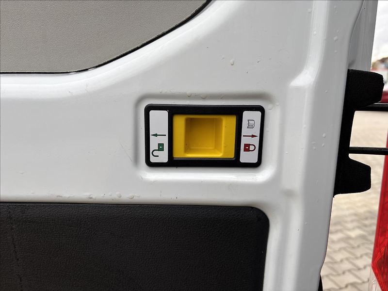 Ford Transit Trend L4 135kW 89kWh BEV - fotka 15 z 46
