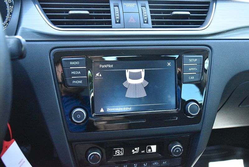 Škoda Rapid (2017) STYLE Plus 1.0 TSI 81kW - fotka 17 z 30