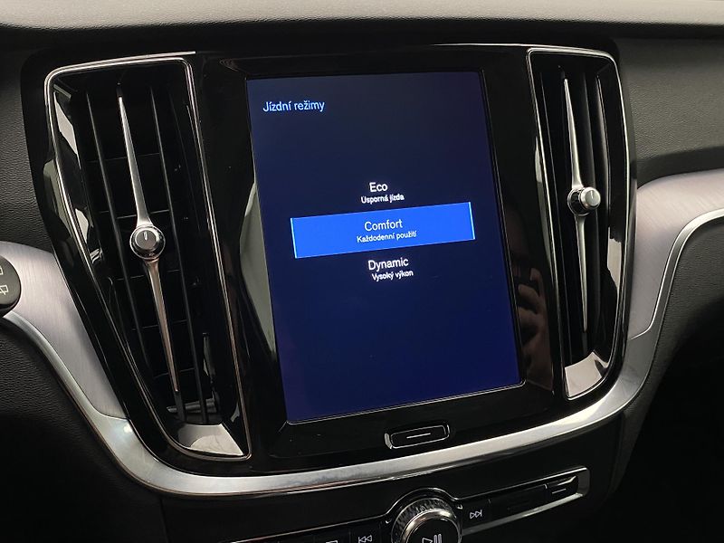 Volvo V60 D3 MOMENTUM AUT - fotka 39 z 41