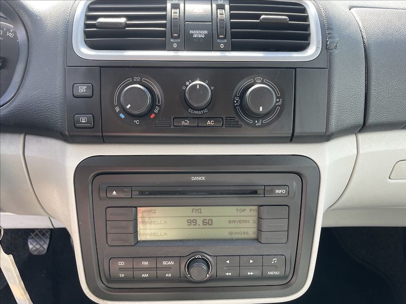 Škoda Fabia 1,4 i 16V Klima ESP serviska - fotka 16 z 32