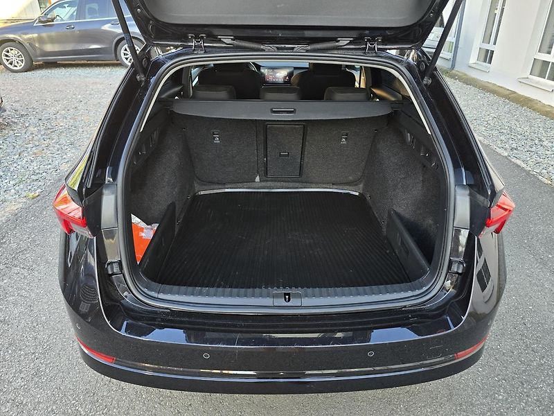 Škoda Octavia 110kW DSG STYLE + NAVI - fotka 24 z 24
