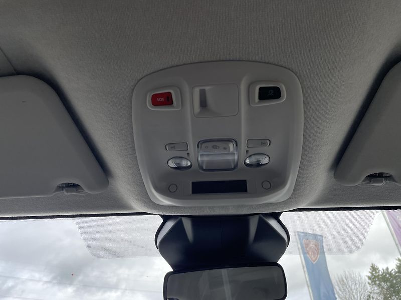 Peugeot Expert (2025) COMBI L2 2.0BHDi 180k EAT8 - fotka 20 z 21