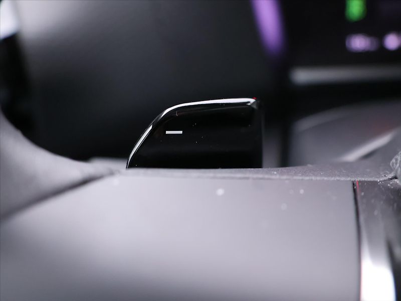 Citroën C4 1,2 PT 96kW Shine Aut Kůže HUD - fotka 21 z 38