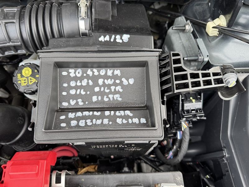 Dacia Duster (2019) 1.6i Navi Digi Klima Kamera - fotka 32 z 48