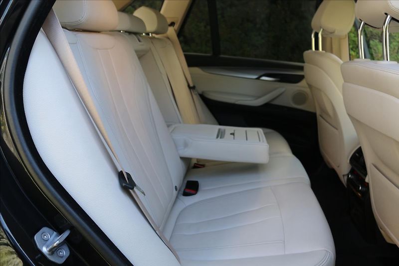 BMW X5 2,0 xDrive25d,ČR, 1. Majitel - fotka 49 z 59