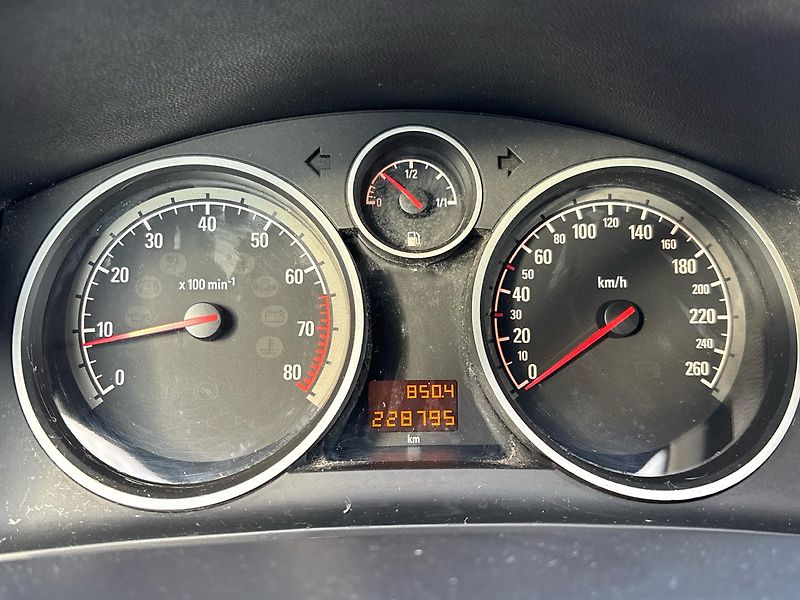Opel Astra Kombi - fotka 11 z 26