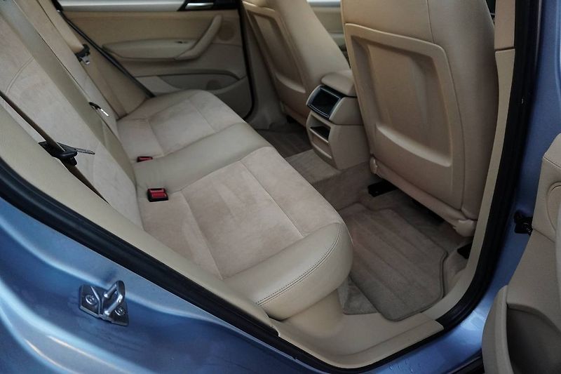 BMW X3 - fotka 17 z 26