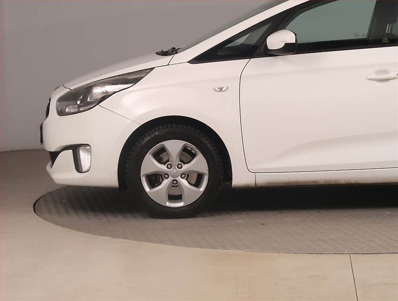Kia Carens (2015) 1.6 GDI, Serv.kniha, Tempomat - fotka 13 z 15