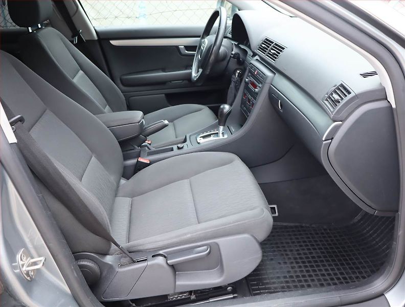 Audi A4 (2005) 2.0 TDI, Automat, Xenony - fotka 9 z 15