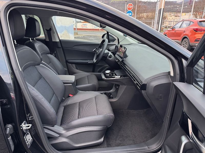 MG MG4 (2025) Electric Exclusive (64 kWh) - fotka 17 z 39