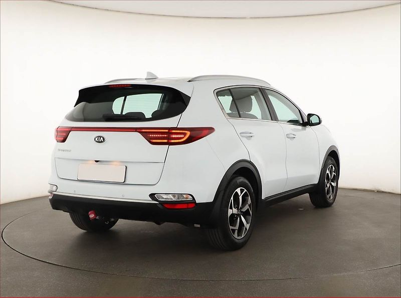 Kia Sportage (2019) 1.6 GDI, Navi, Tempomat - fotka 5 z 17
