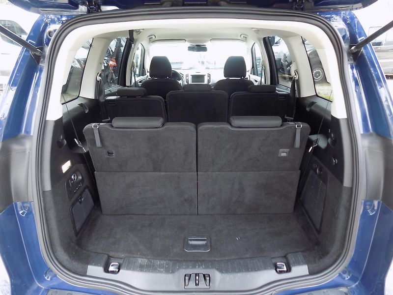 Ford Galaxy 2,0 TDCI 132 KW NAVI 7 MÍST - fotka 28 z 50