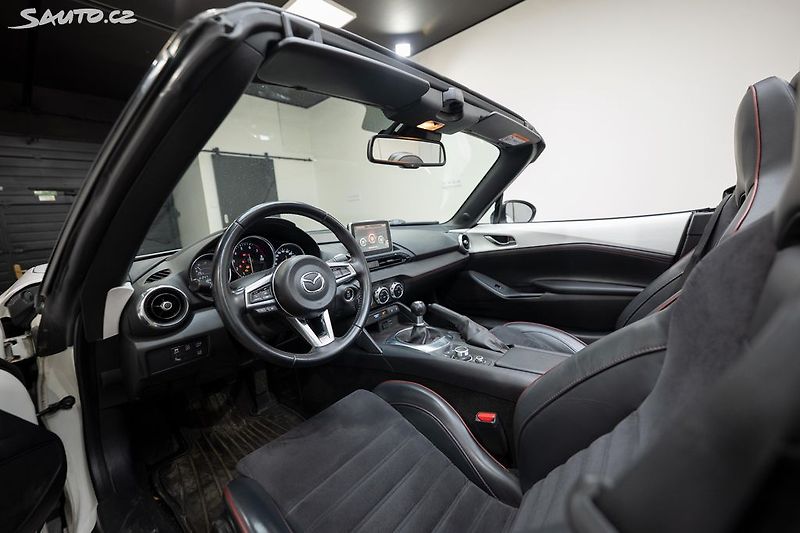Mazda MX-5 2.0 118 kW RWD 6MT - fotka 9 z 29