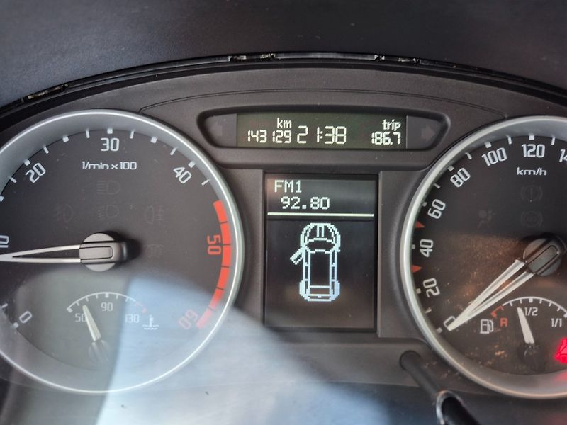 Škoda Fabia (2008) 1.9 TDI ROZVODY TOP - fotka 19 z 35
